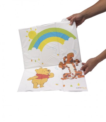 Cestovní dětská přebalovací podložka v bílé barvě s motivem Medvídka Pú- 58x40x0,5 cm 